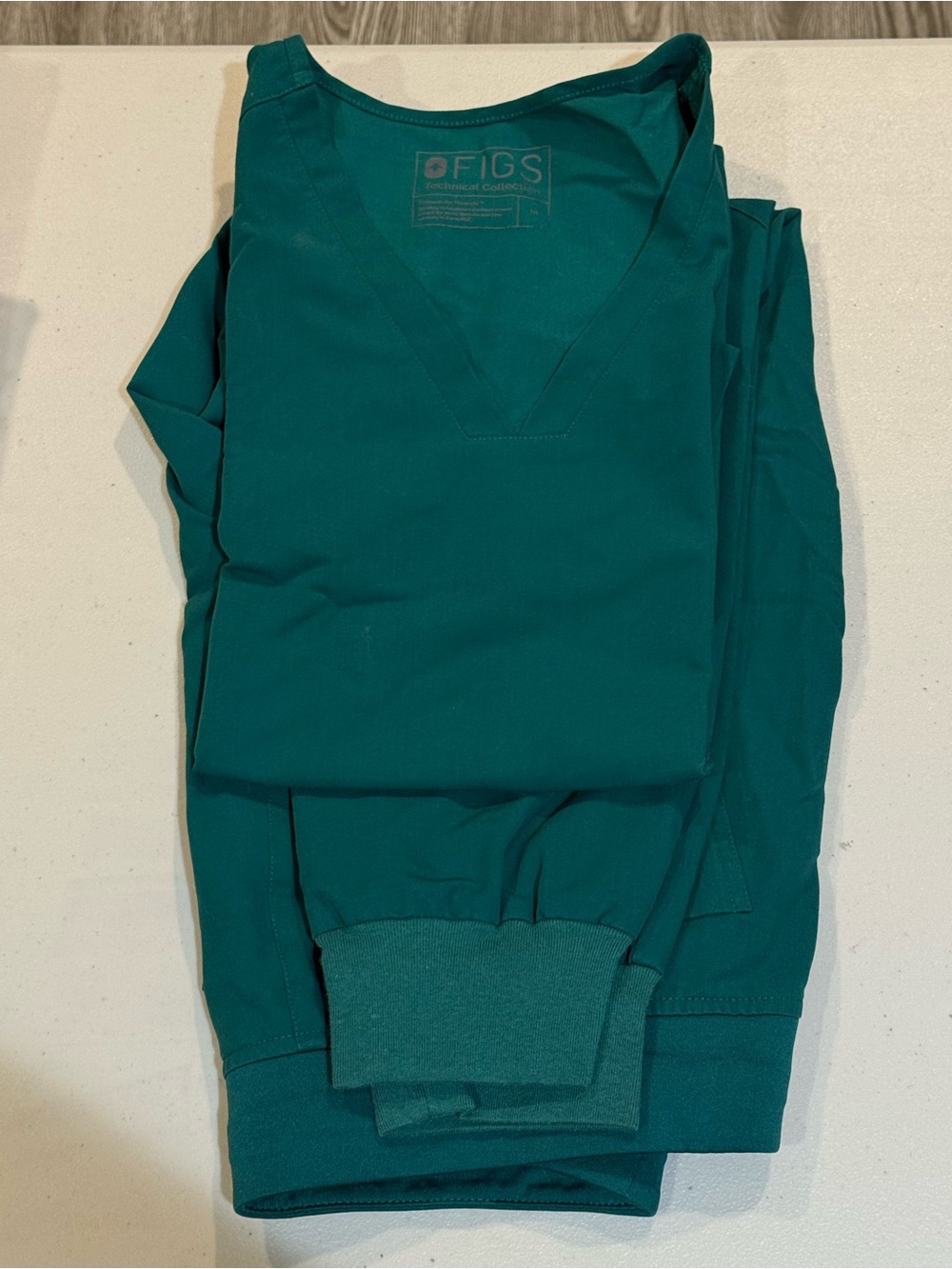 Figs Hunter Green Medium Petite Zamora with Medium Casma Top